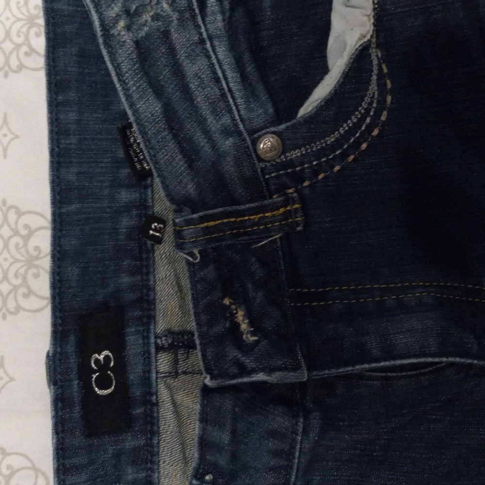 Jeans - Picture 2 of 3